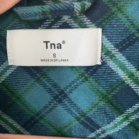 TNA green check shacket with front pockets. Size small in excellent condition - Picture 2 of 9